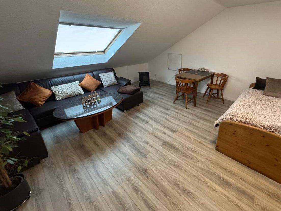 Marienhaus Apartment - Zentral, Parken, Netflix, Kontaktloses Einchecken Wuppertal Exterior foto